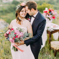 Make Your Own Wedding Flowers Weekend thumbnail