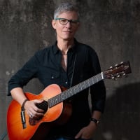 Harmony on the Green: Catie Curtis  thumbnail