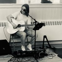 Acoustic Yoga Flow with David Rubin thumbnail