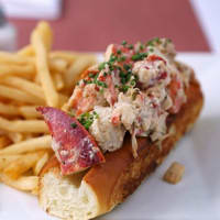 Curated Cuisine: Let’s talk lobster with Row 34’s Jeremy Sewall and Select Oyster’s Michael Serpa thumbnail