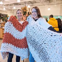 Chunky Knit Throw Blanket Making thumbnail