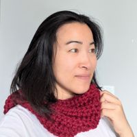 Beginner Crochet: Crochet Your First Infinity Scarf thumbnail
