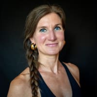 The Art of Alchemy: Yoga, Poetry & Creative Sustainability with Lindsey O’Neill thumbnail