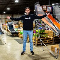 Franklin Sports to Host Annual Holiday Warehouse Sale thumbnail