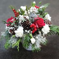 Holiday Floral Arrangement Workshop at Davio's Braintree thumbnail
