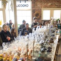 Galentine's Day Stroll: Concord History & Chocolate Lovers Walking Tour thumbnail