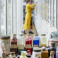 Art Study Center Seminar: A Closer Look at the Forbes Pigment Collection thumbnail