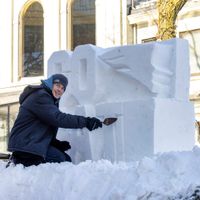 Weekly Live Snow Sculpting thumbnail