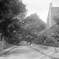 Walking Tour of Sumner Hill thumbnail