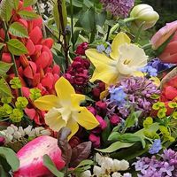 Mother's Day Bouquet Workshop w/Wee Vice Farm thumbnail