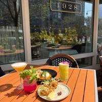 1928 Rowes Wharf Hosts a “Parade of Sail” Waterfront Brunch   thumbnail