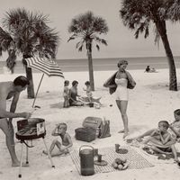 The Way We Never Were: The American Professional Photographers Collection thumbnail