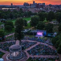 Arias Aloft on CommonStage: Free Circus and Opera Spectacle on Boston Common thumbnail