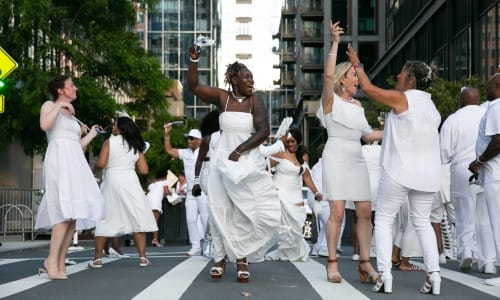 Thumbnail for Le Diner en Blanc