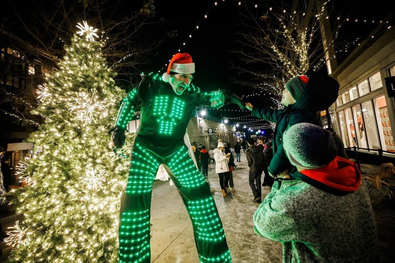 Annual Ice Sculpture Stroll at Assembly Row 12 07 23