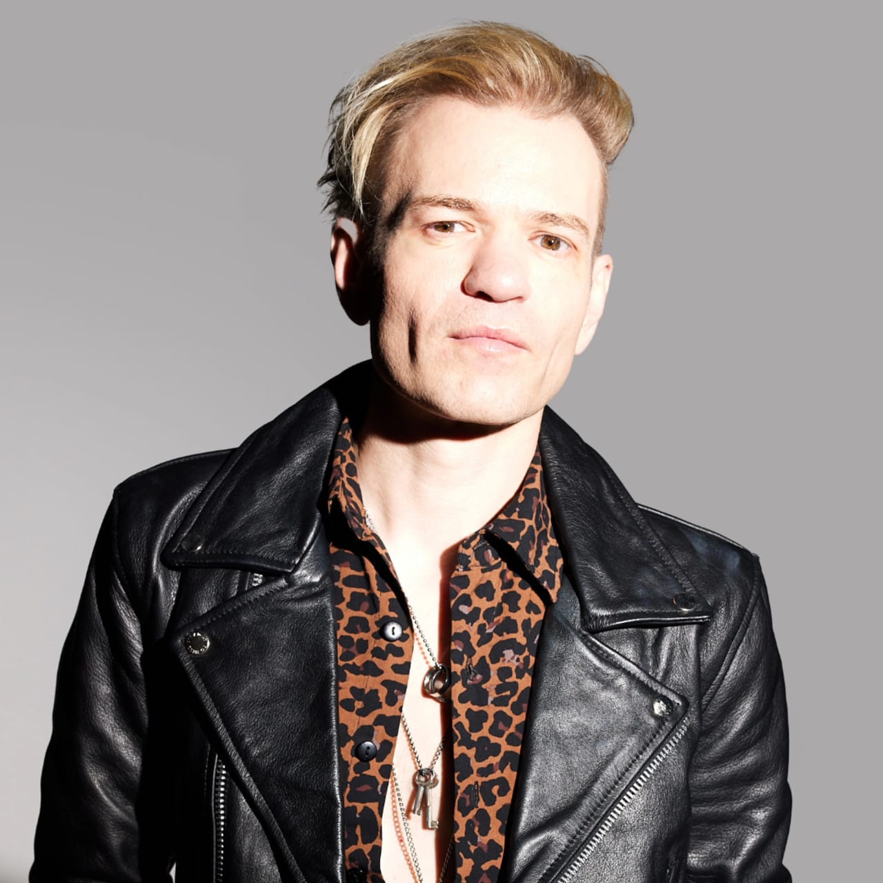 洋書 Look Up Edinburgh Walking Disaster: Deryck Whibley's new memoir on his life