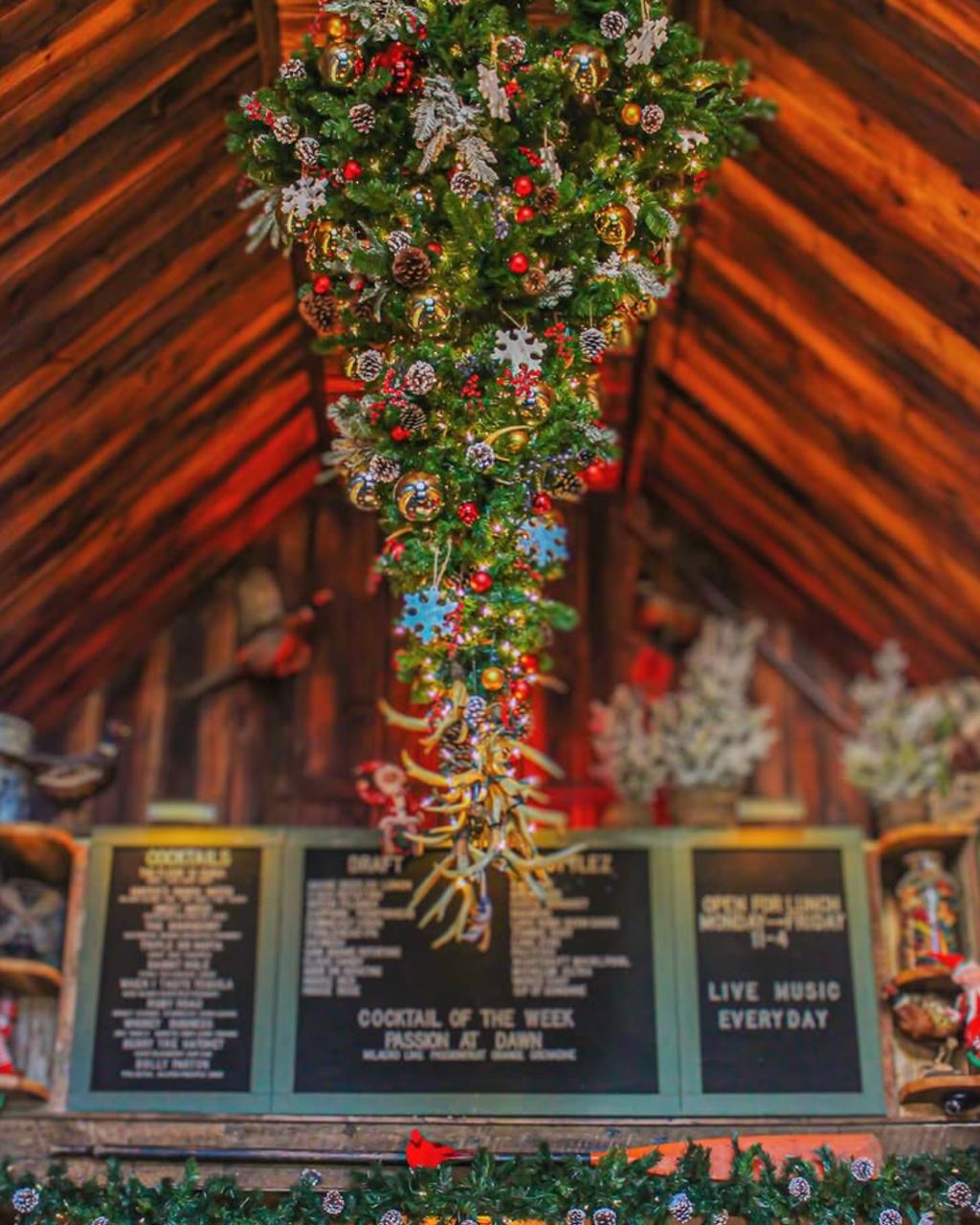 Cozy Christmas Cabin at Hunter's [11/25/25], image size:1024x1280