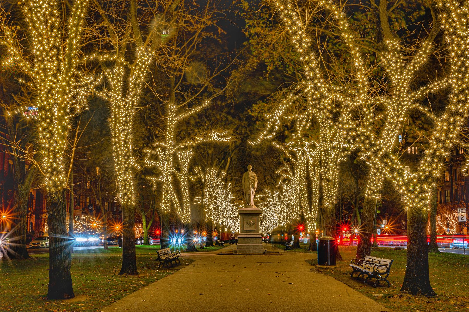 PhotoWalks Back Bay Holiday Lights Tour 12 18 22 