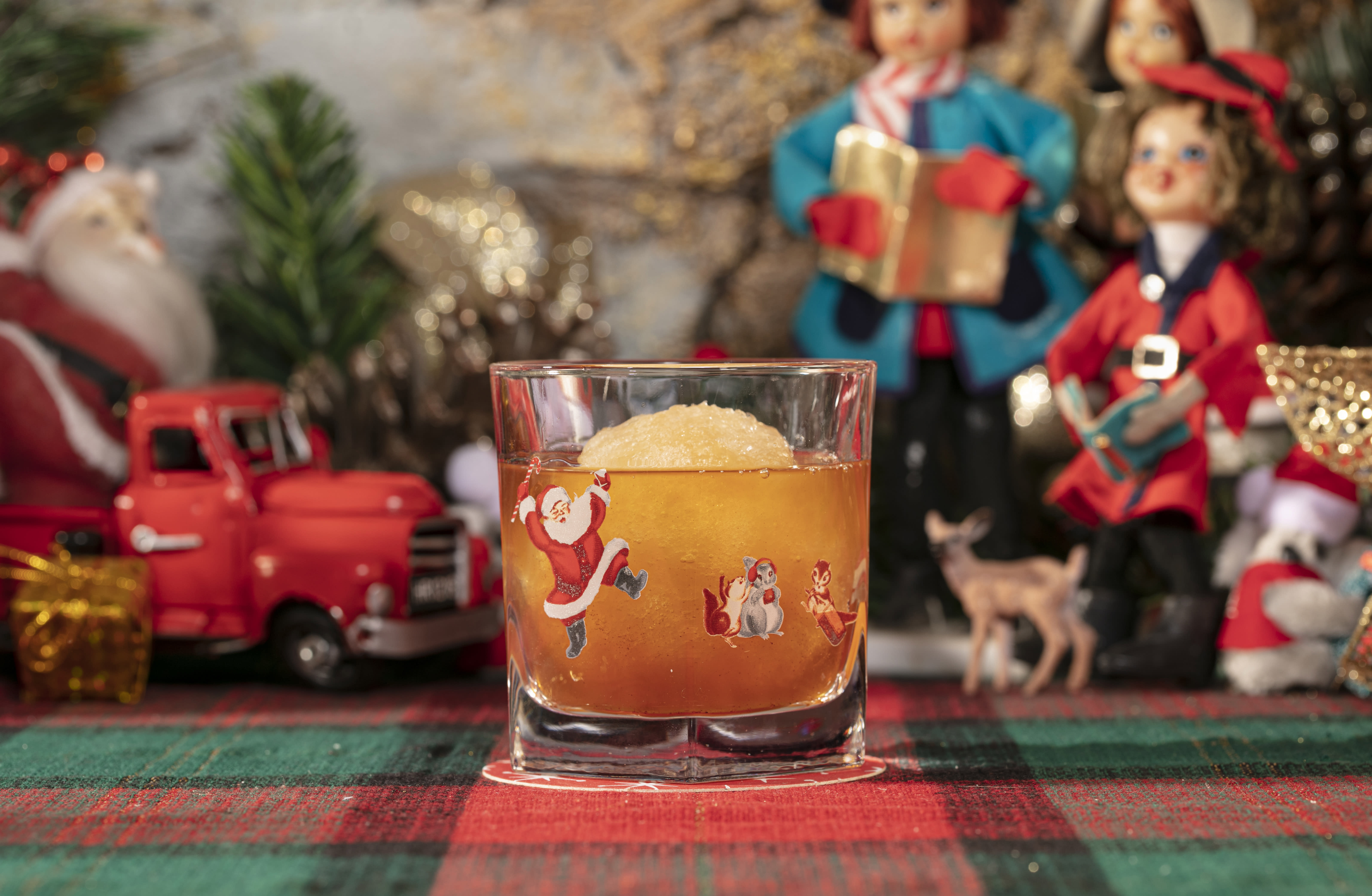 Miracle Pop-up Bar: A Christmas-themed Cocktail Bar - Returns To ...