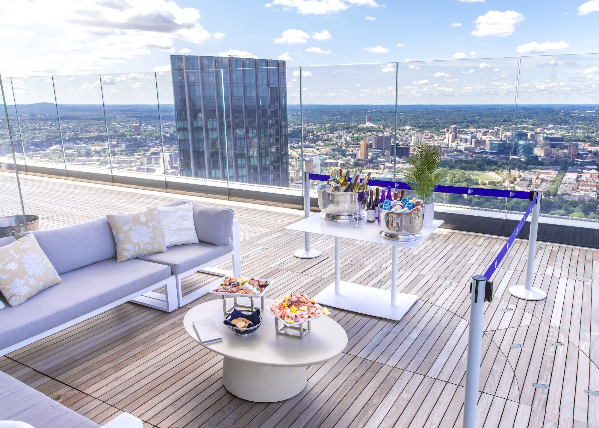 View Boston at the Prudential Center: Rooftop bar state of the art View Boston at the Prudential Center: Rooftop bar state of the art